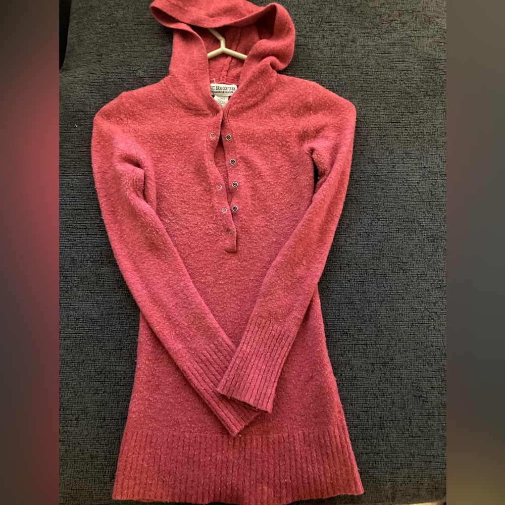 New era couture size small. Stretches, warm material. Runs long.